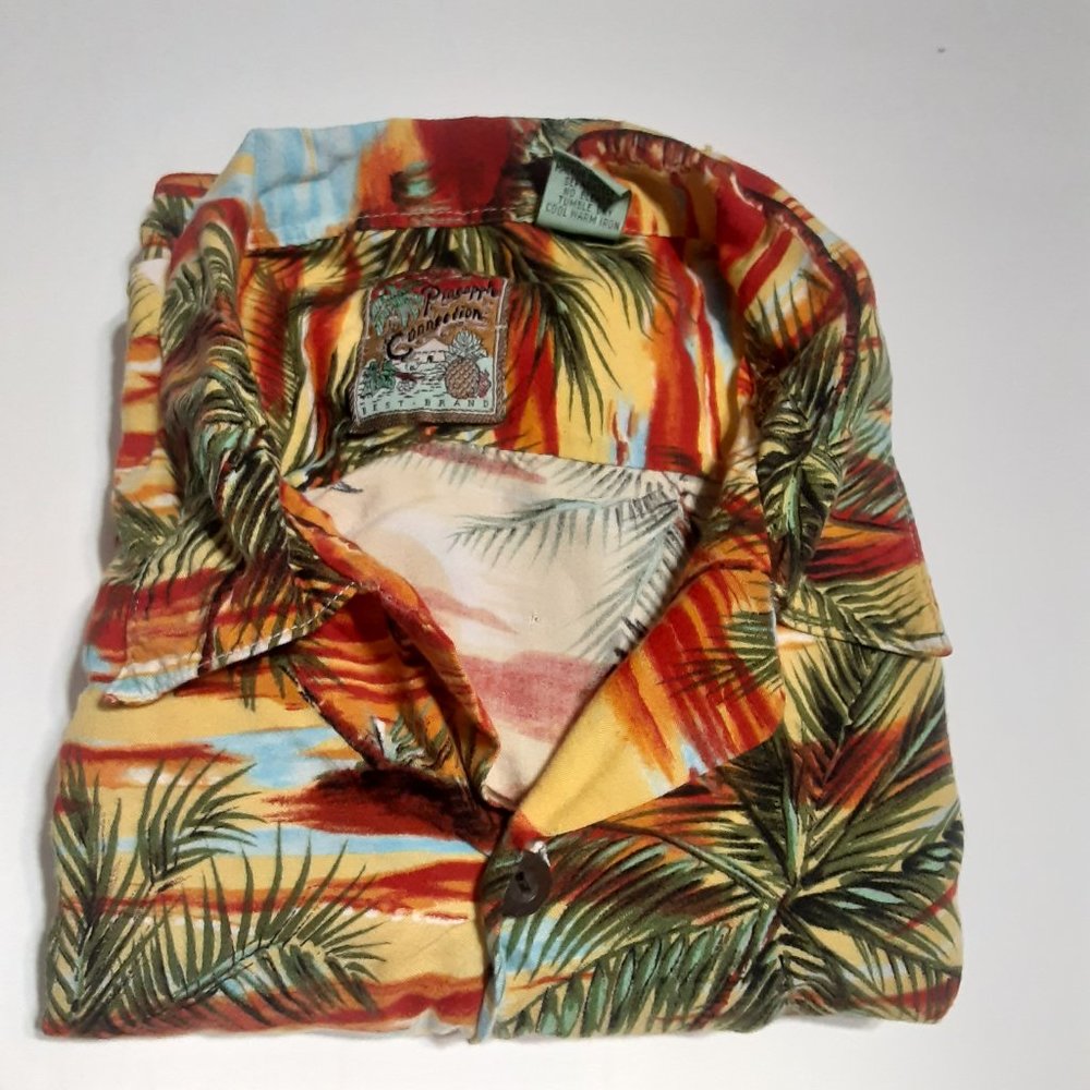 Pineapple Connection Men's Casual Button Down Island Shirt in Size M